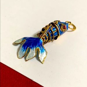 🖤VTG💕Blue koi fish pendant